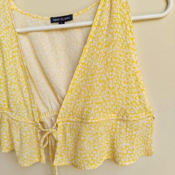 HEART & HIPS | Butter Yellow Front Tie Ruffle Hem Ditsy Floral Boho Crop Top S - Picture 8 of 12